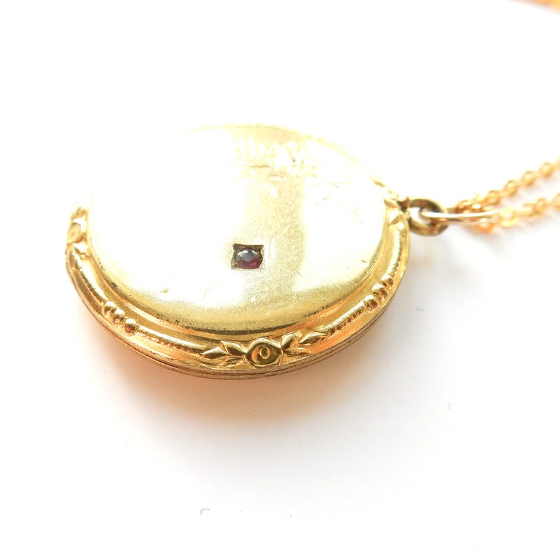 Vintage Rolled Gold Red Paste Flower Locket & Chain