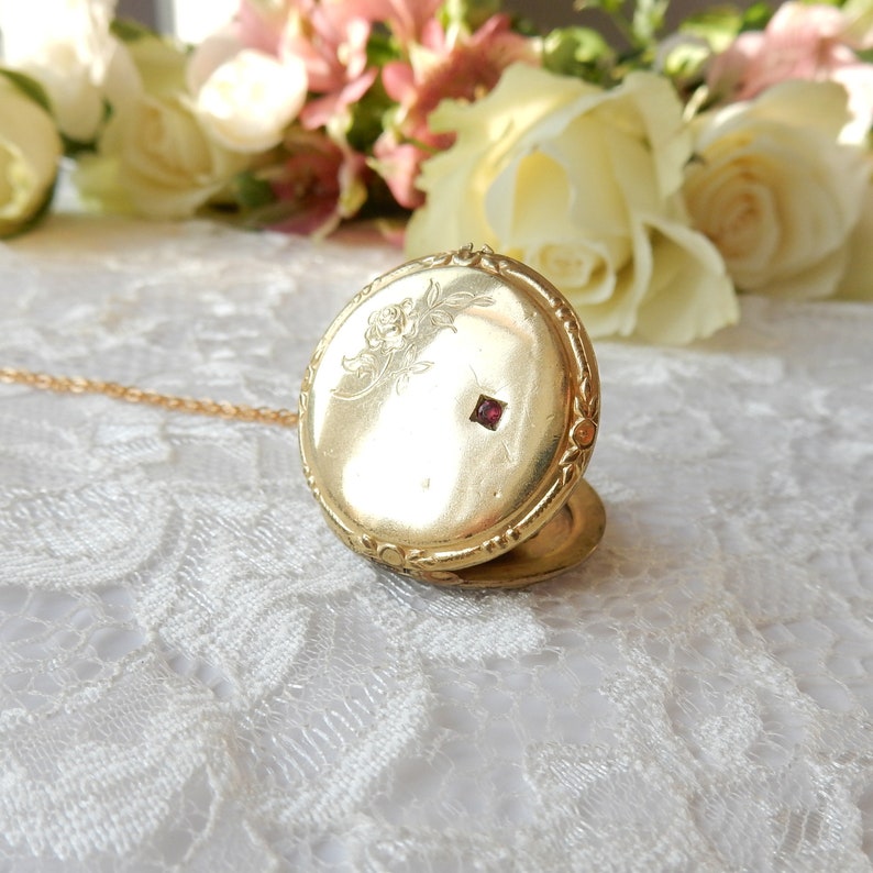 Vintage Rolled Gold Red Paste Flower Locket & Chain