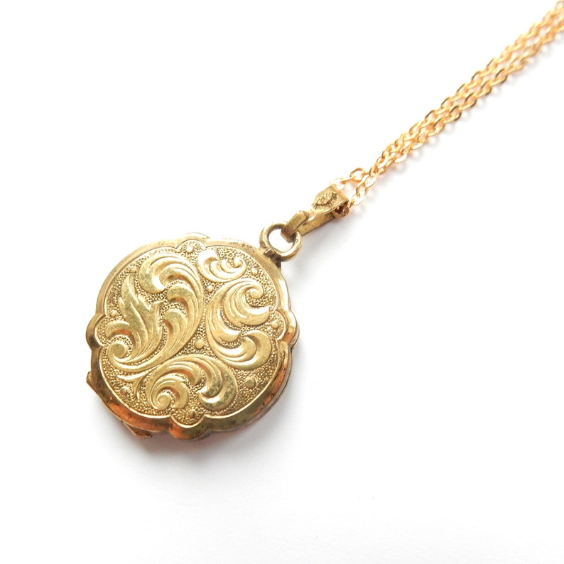 Vintage Rolled Gold Scallop Locket with Chain Andreas Daub