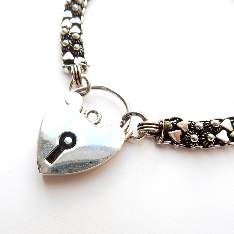Vintage Sterling Silver Bobble Link Bracelet with Heart Padlock Catch