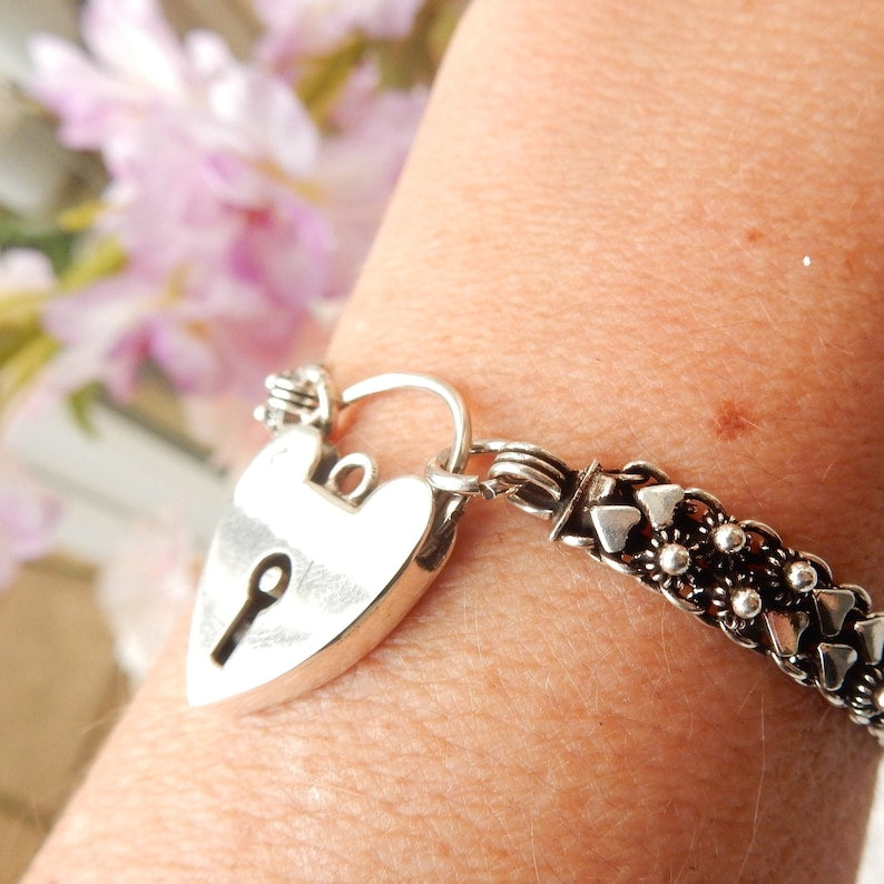 Vintage Sterling Silver Bobble Link Bracelet with Heart Padlock Catch