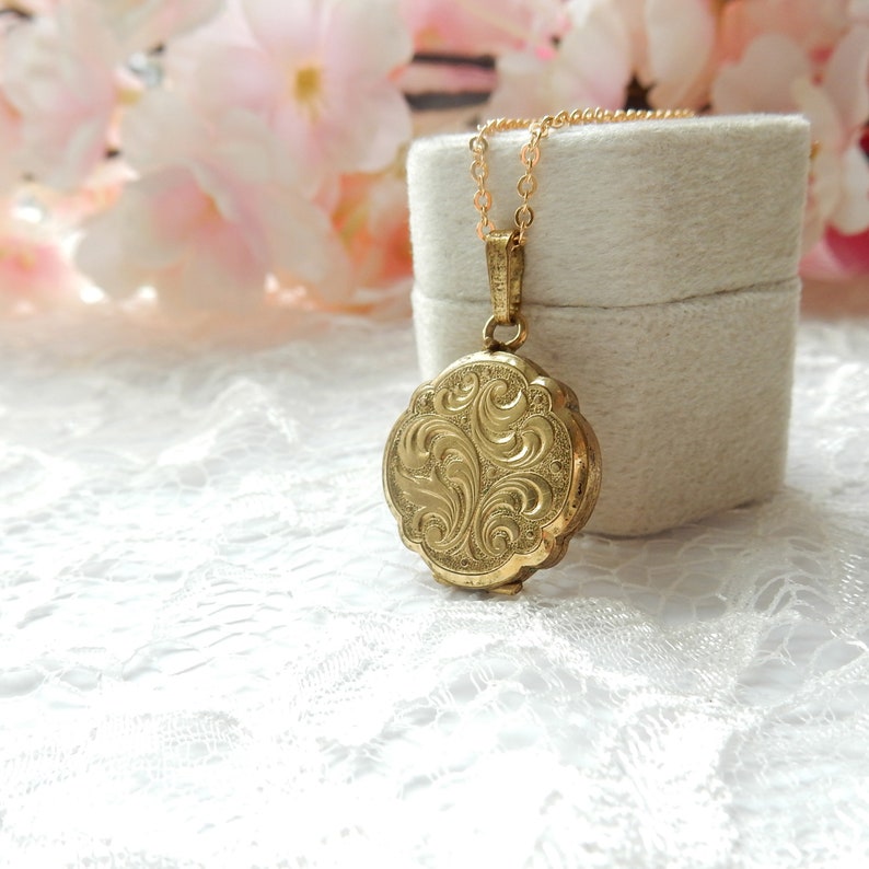 Vintage Rolled Gold Scallop Locket with Chain Andreas Daub