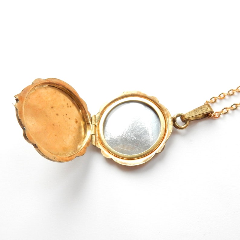 Vintage Rolled Gold Scallop Locket with Chain Andreas Daub