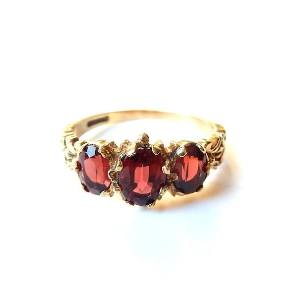 Vintage 9ct Gold Almandine Garnet Trilogy Ring