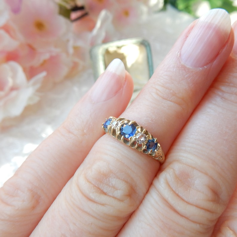 Antique 18ct Gold Sapphire & Diamond Boat Ring