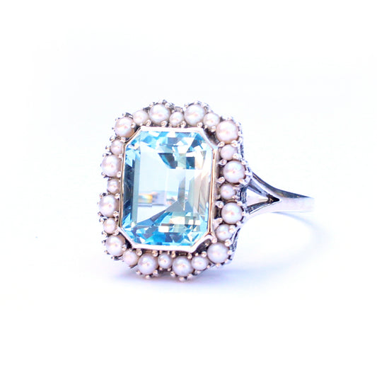 Impressive 9ct Gold Topaz Pearl Halo Ring