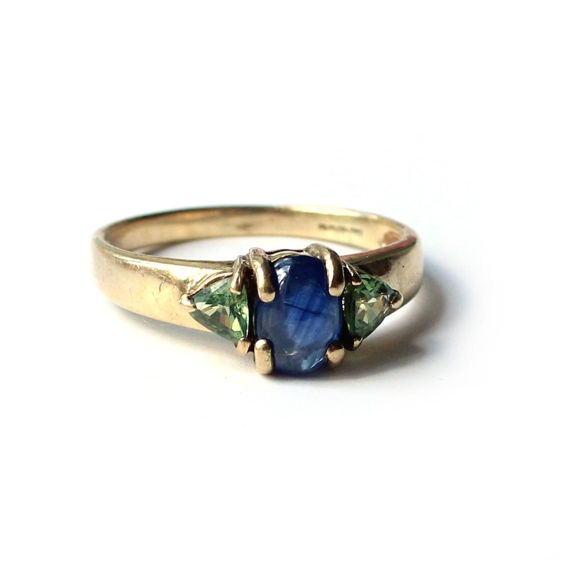 9ct Gold Sapphire & Peridot Ring