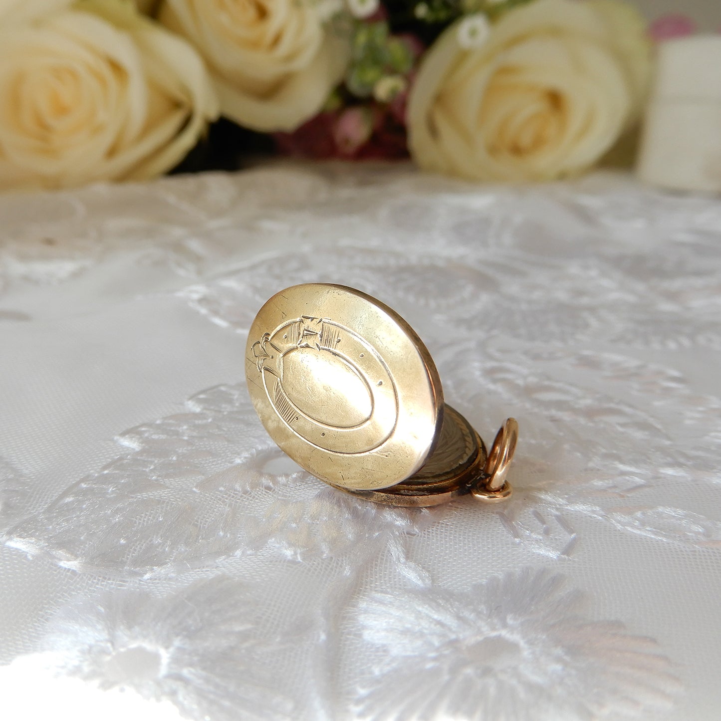 Antique 9ct Gold Back & Front Buckle Locket