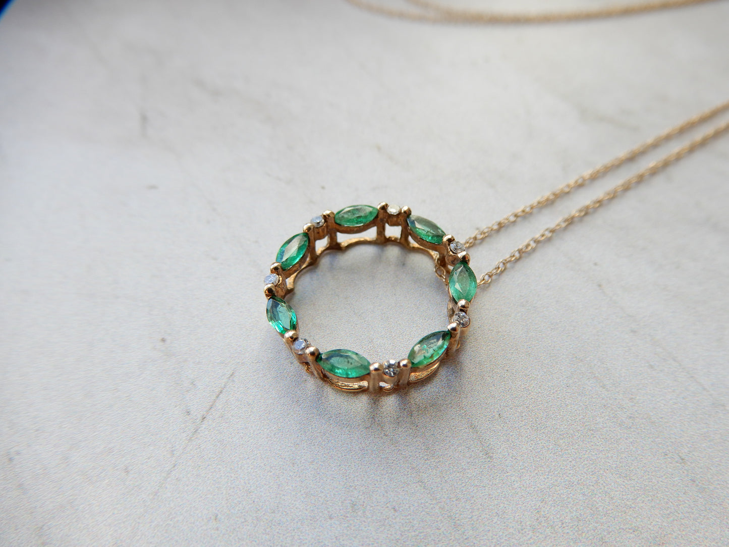 Vintage 9ct Gold Emerald Eternity Circle Necklace