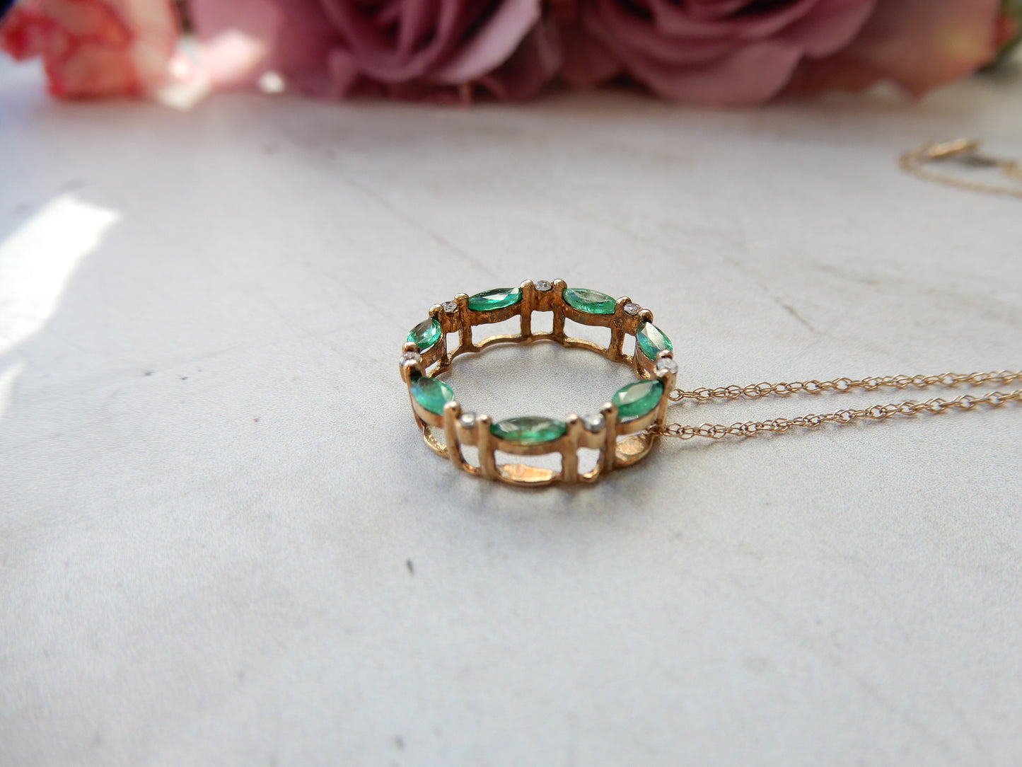 Vintage 9ct Gold Emerald Eternity Circle Necklace