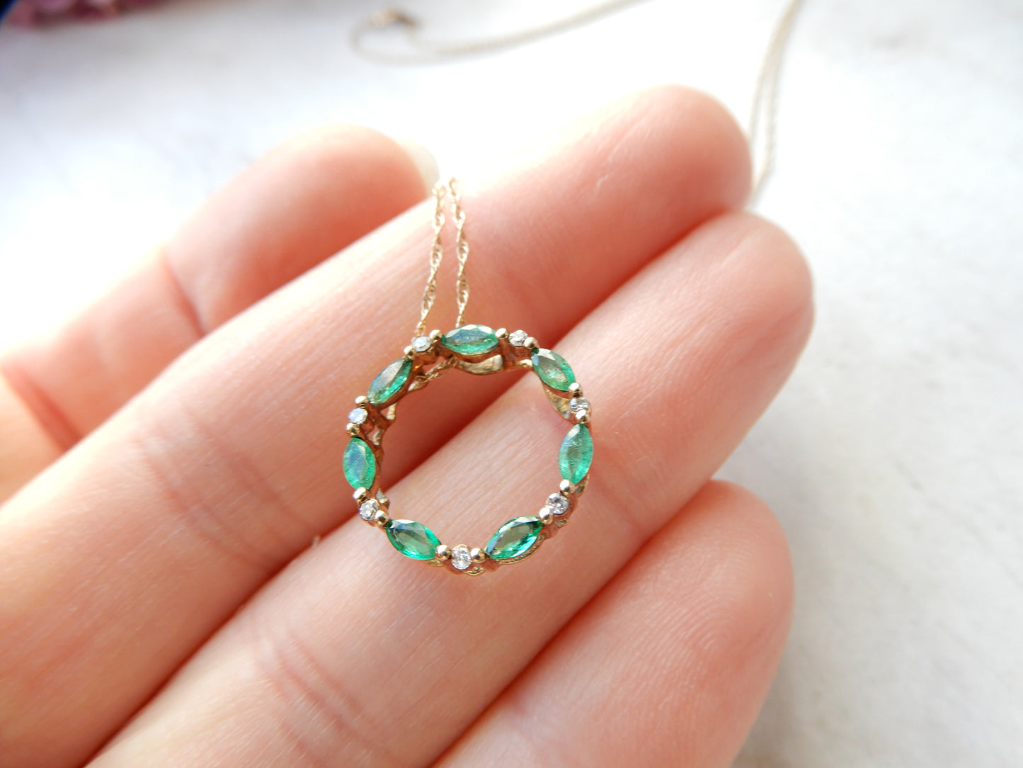 Vintage 9ct Gold Emerald Eternity Circle Necklace