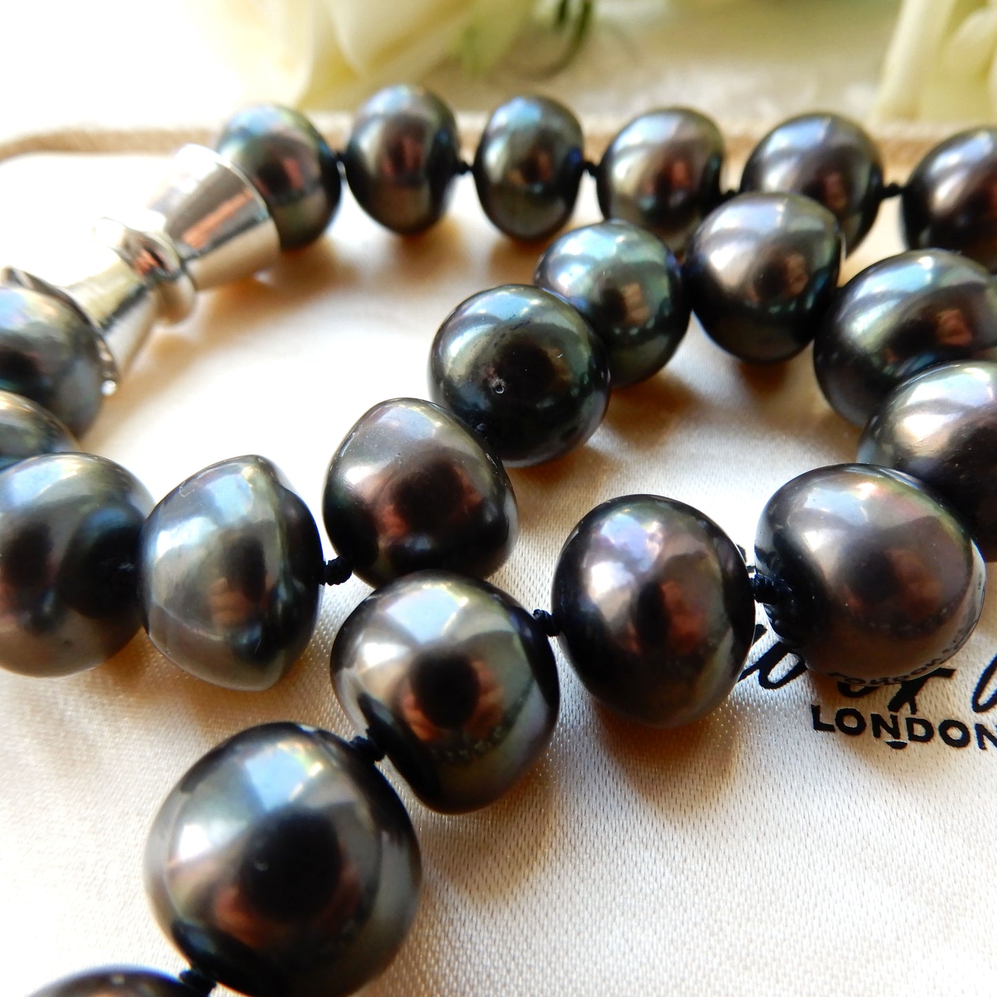 Tahitian Pearl Hand Knotted Necklace 18inches