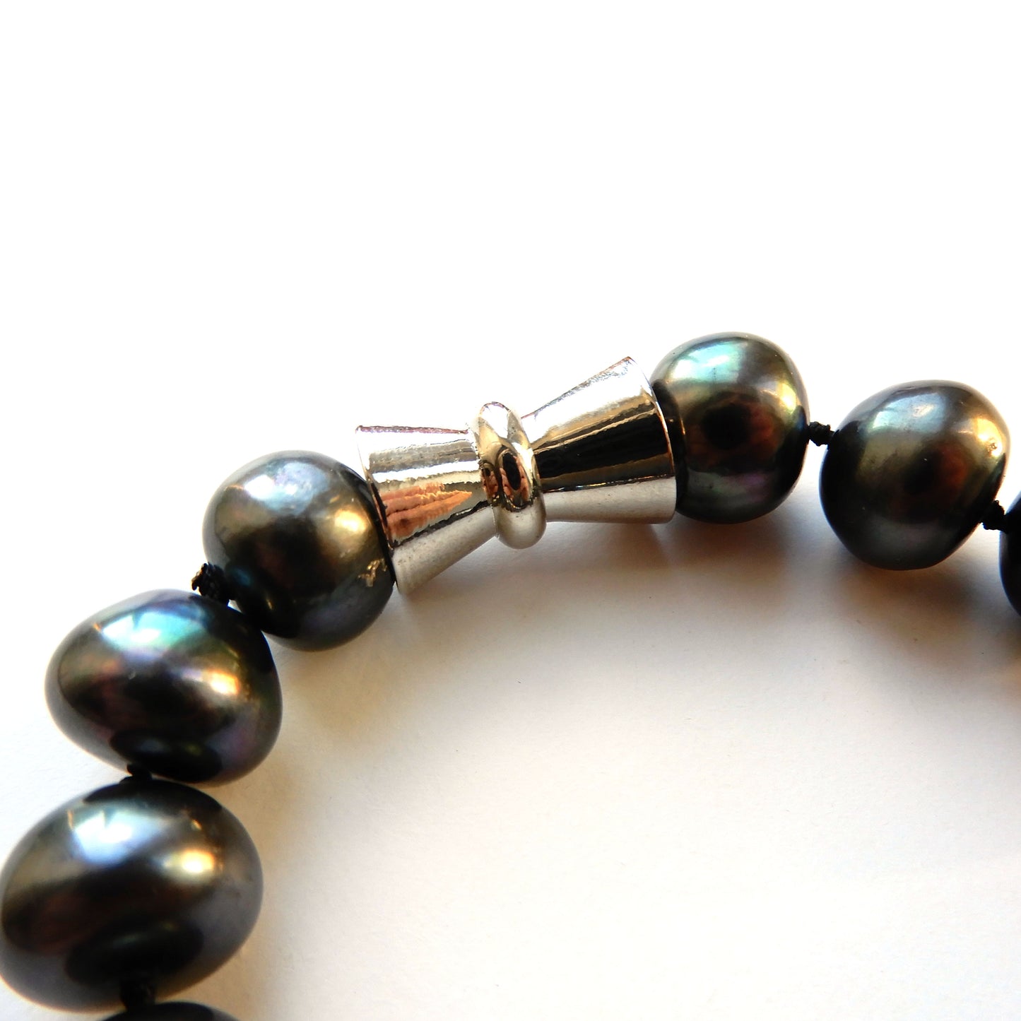 Tahitian Pearl Hand Knotted Necklace 18inches