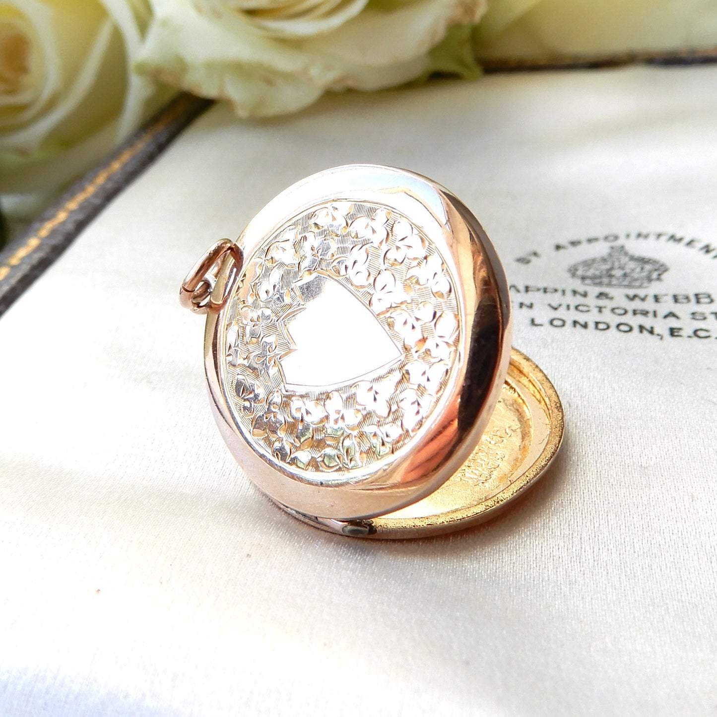 Antique 9ct Gold Back & Front Locket