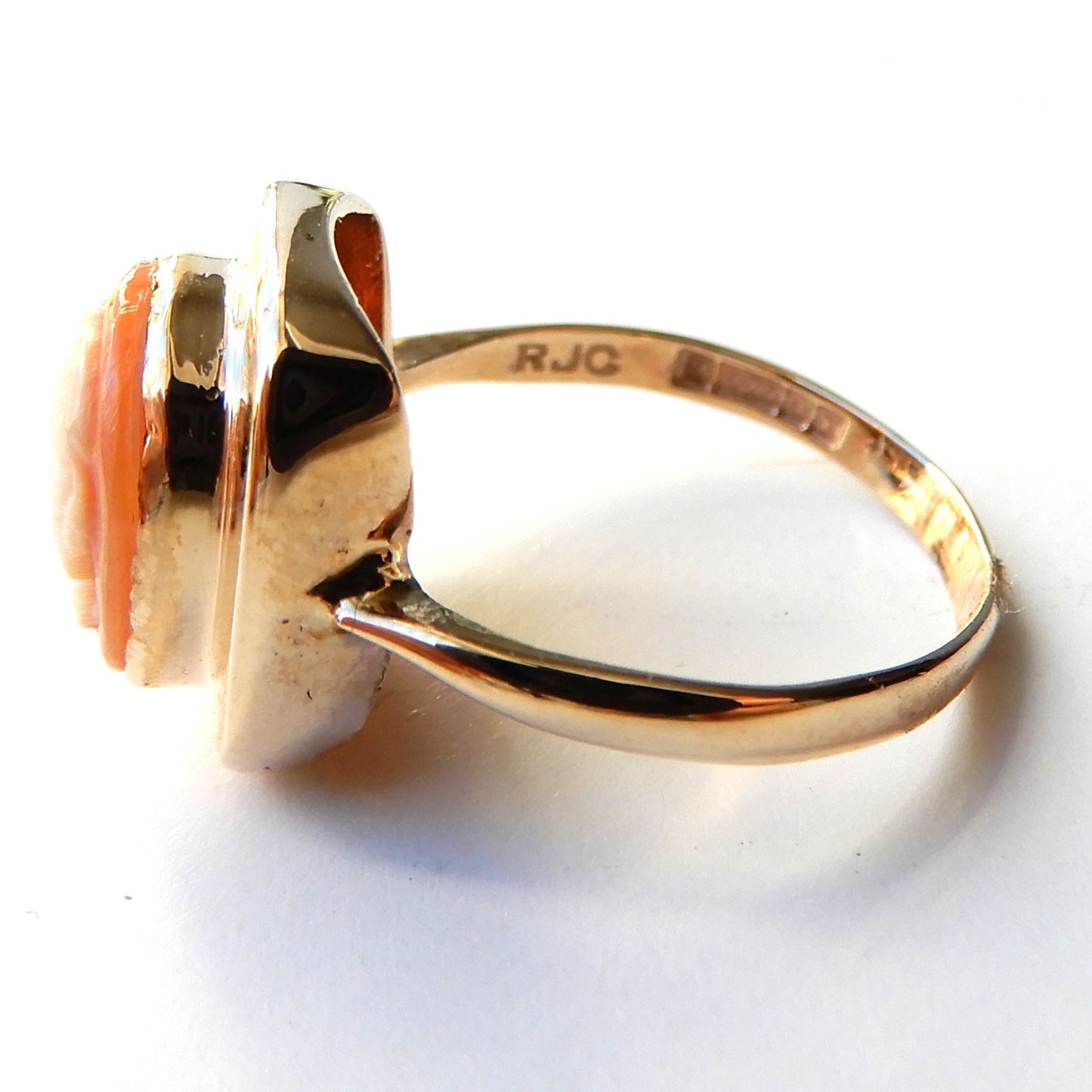 Vintage 9CT Gold Shell Cameo Ring