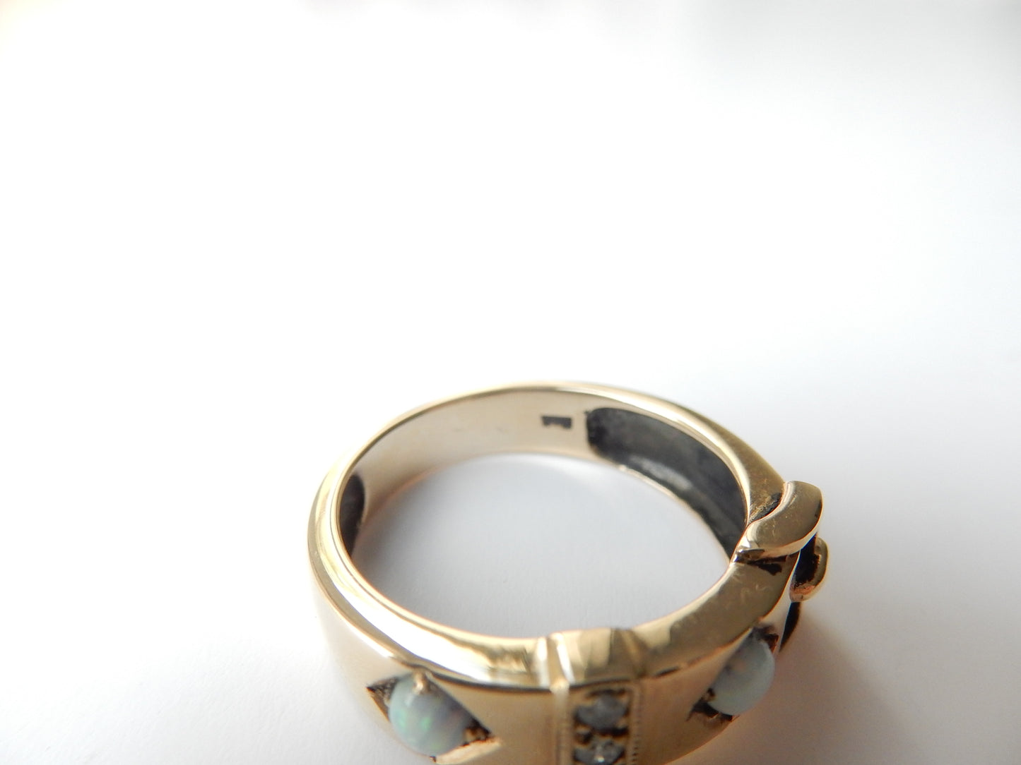 9ct Gold Opal & Diamond Buckle Ring