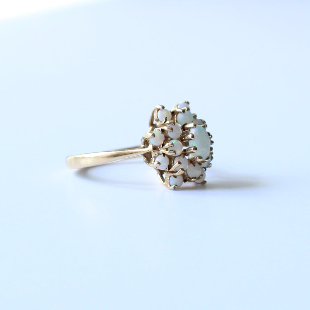 Vintage 9ct Opal Cluster Ring