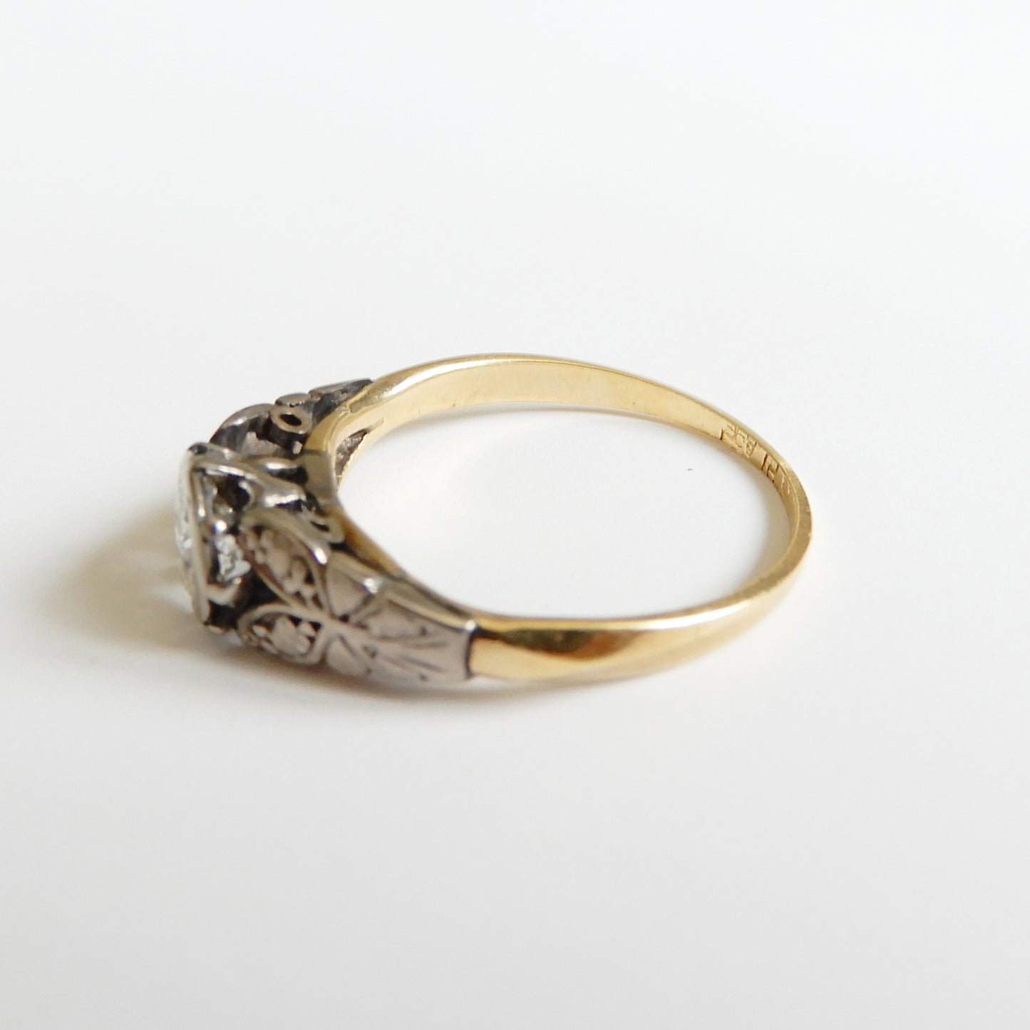 Art Deco 18ct Gold Platinum Diamond Ring