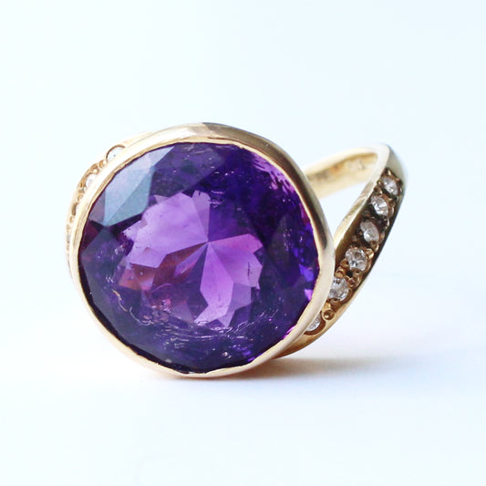 Unique 9ct Gold Amethyst & Diamond Ring