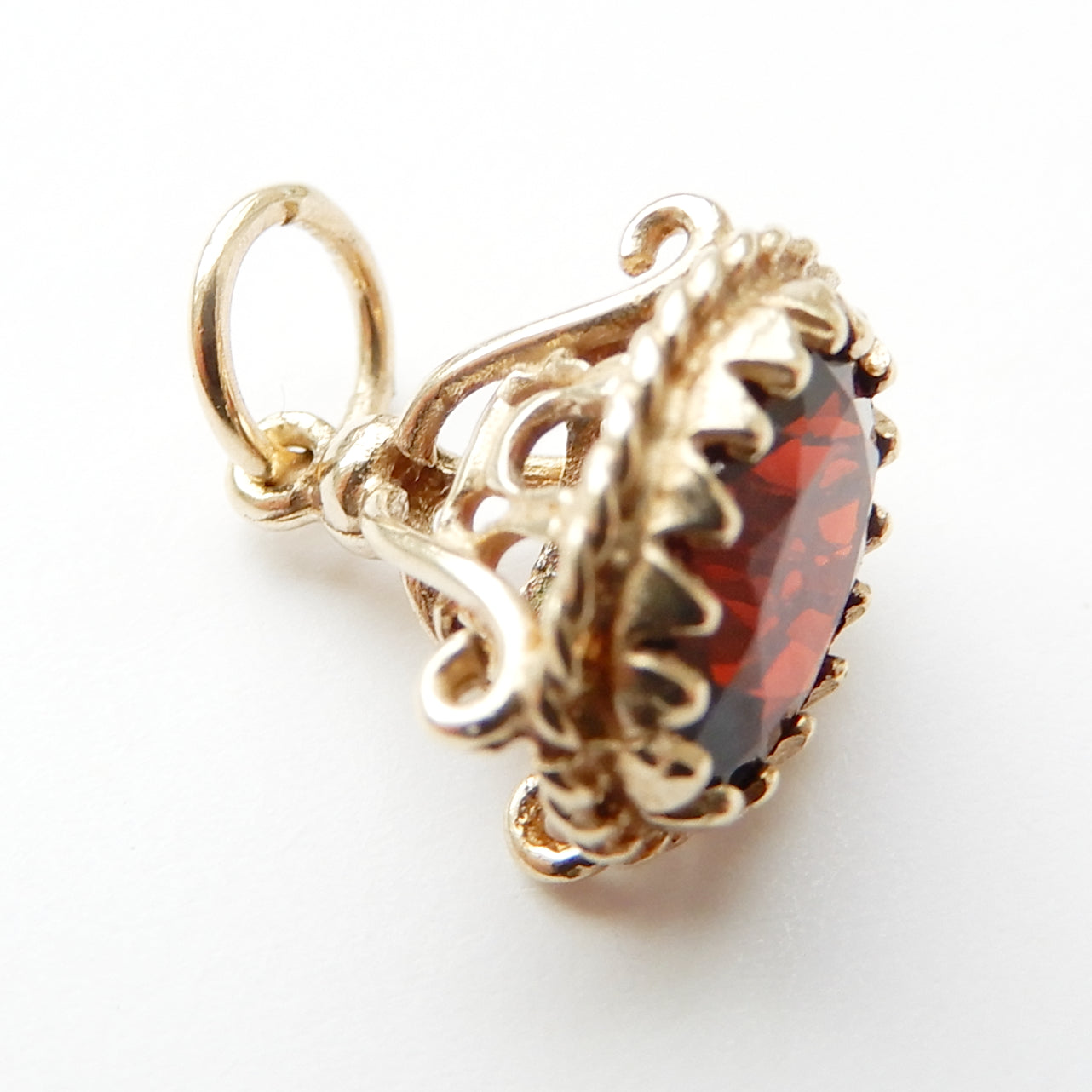 Diddy Vintage 9ct Garnet Fob Charm