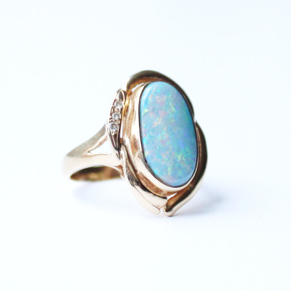 Impressive 14ct Gold Opal & Diamond Ring