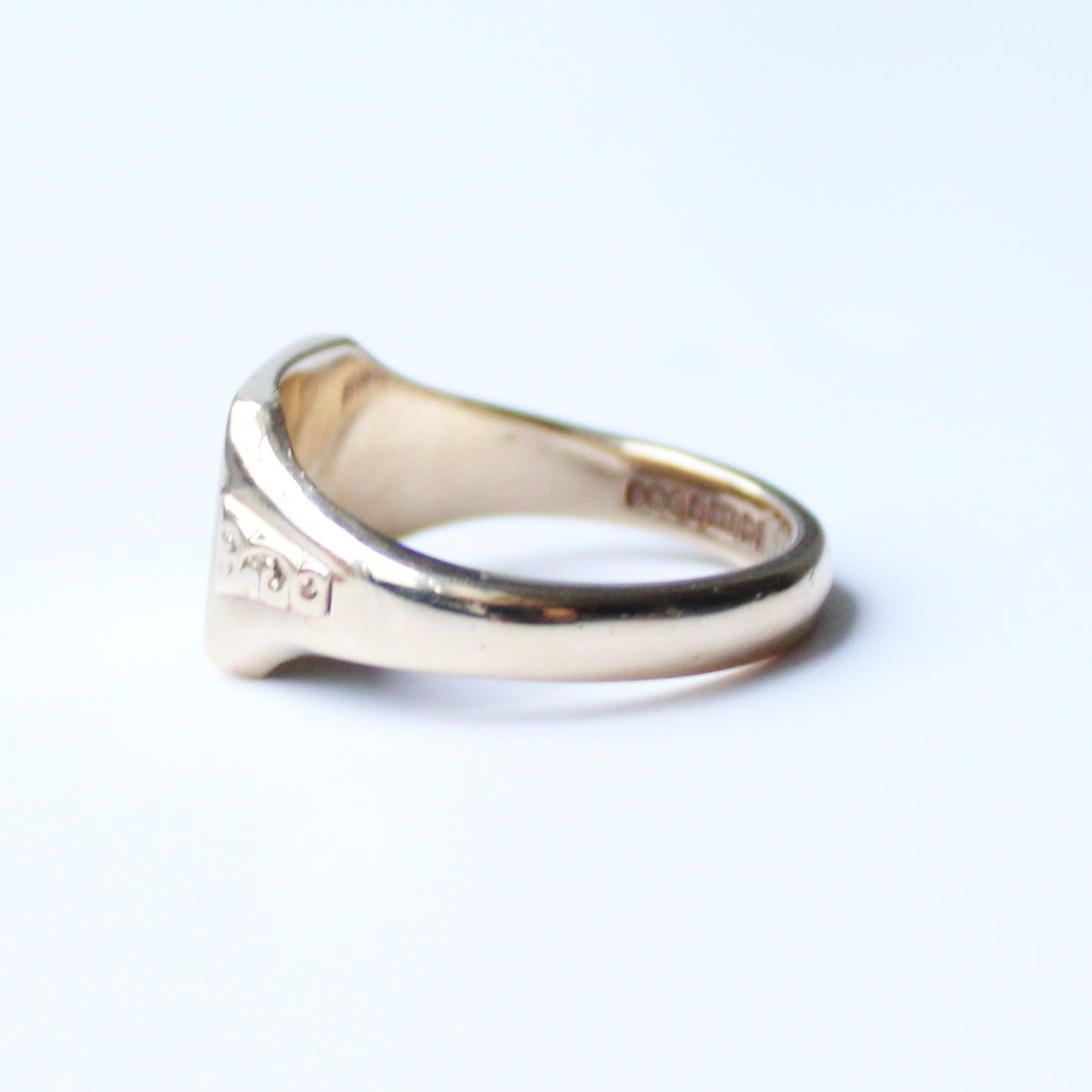 Luxurious 9ct Gold Signet Ring 7.8grams