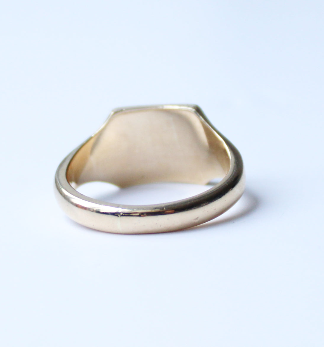 Luxurious 9ct Gold Signet Ring 7.8grams