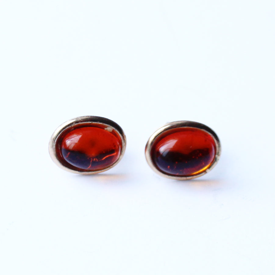 Sweet 9ct Gold Amber Stud Earrings