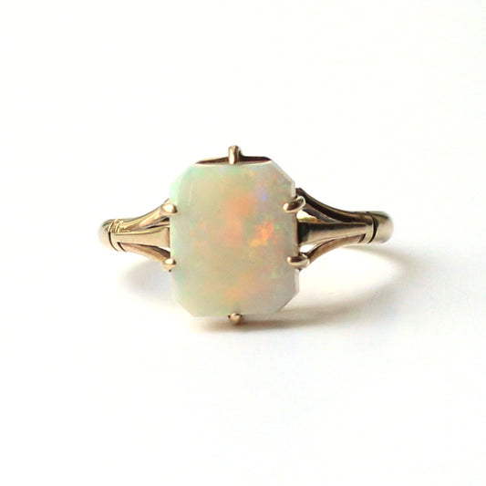 Vintage 9ct Gold Opal Ring