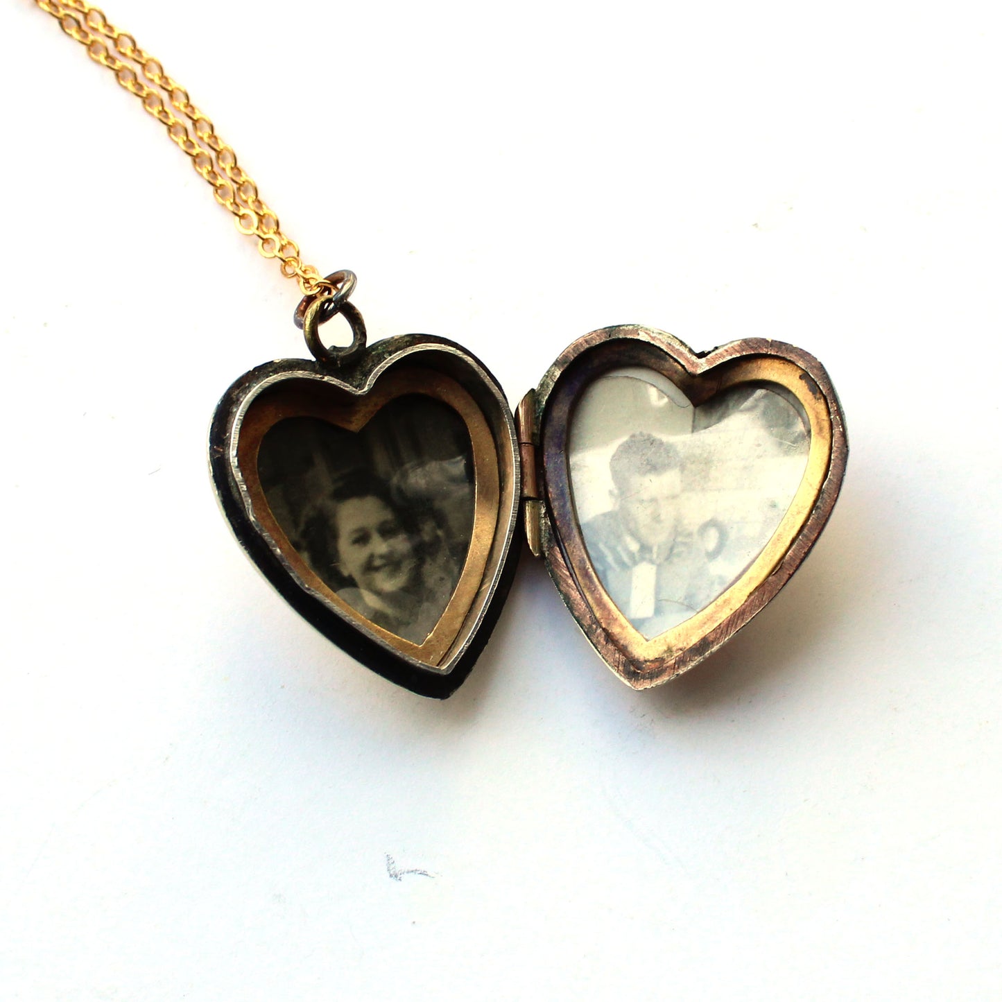 Vintage 9ct Gold Back & Front Heart Locket