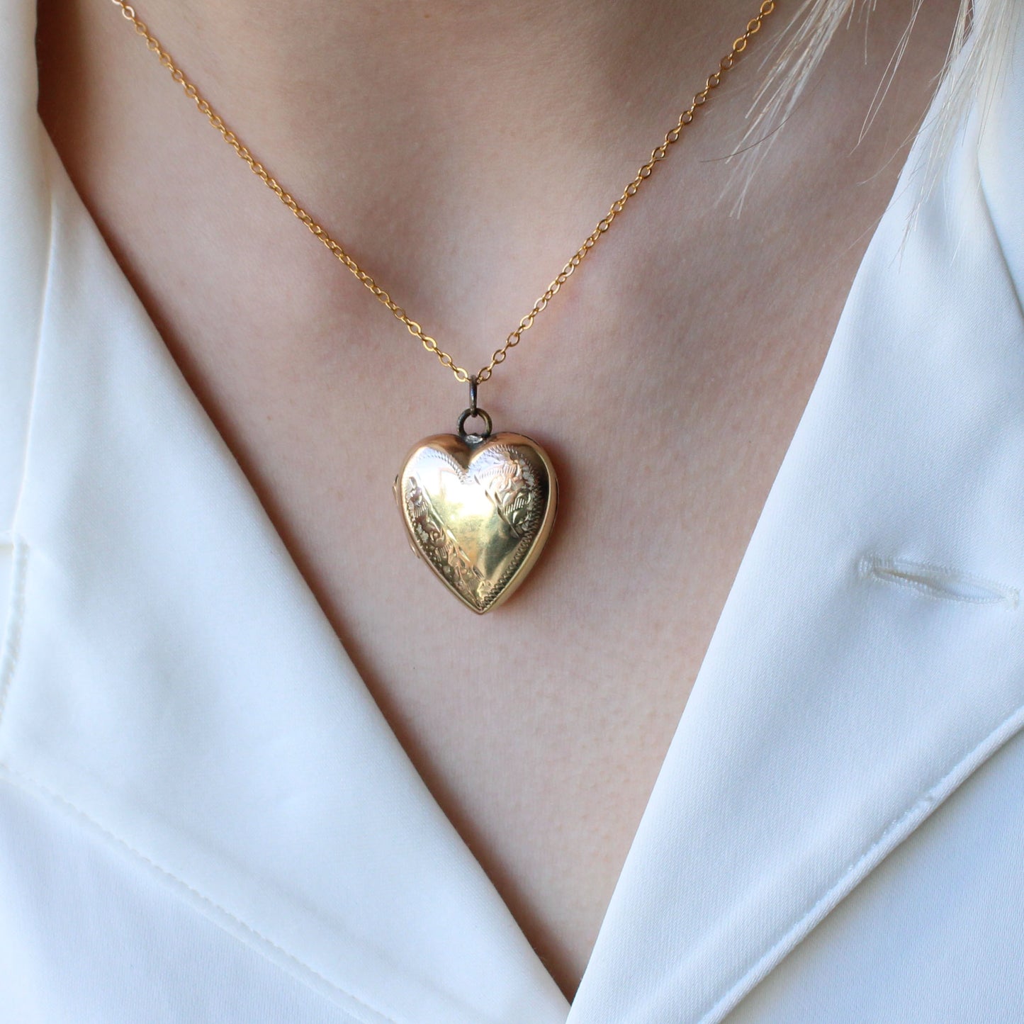Vintage 9ct Gold Back & Front Heart Locket