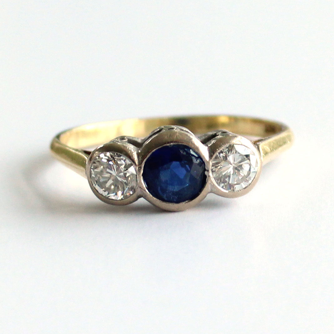 Art Deco 18ct Gold Sapphire & Diamond Ring