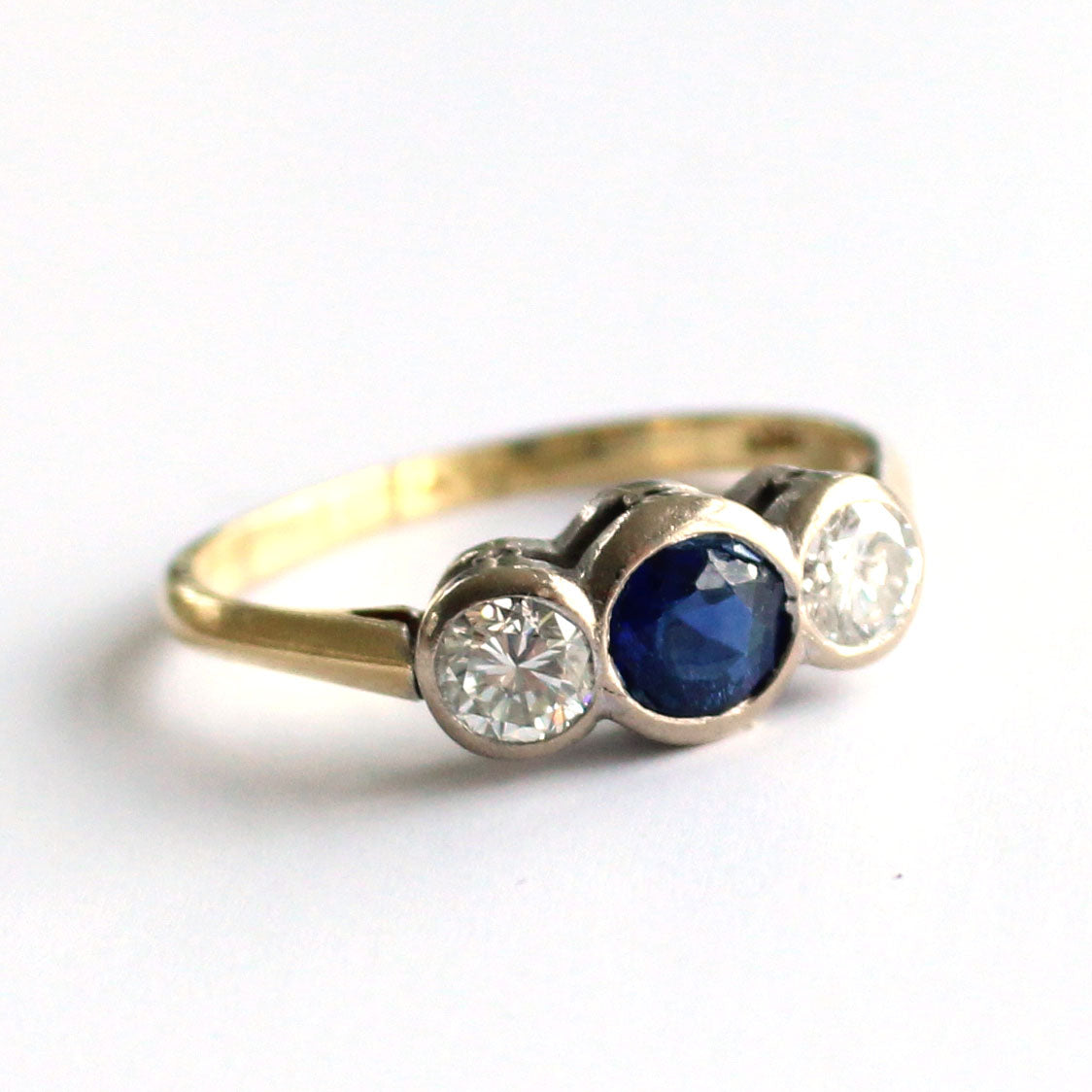 Art Deco 18ct Gold Sapphire & Diamond Ring