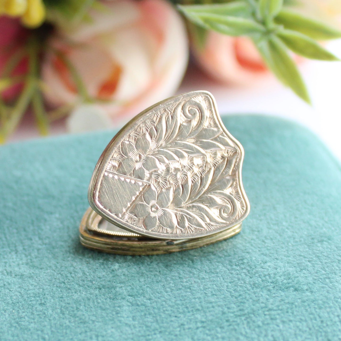 Antique 9ct Gold Back & Front Shield Locket