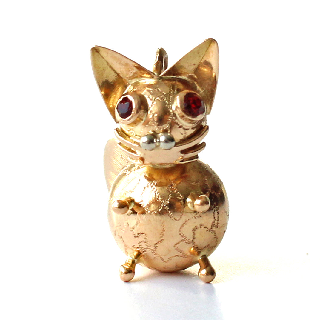 Cute 9ct Gold Garnet Cat Pendant (3.1grams)