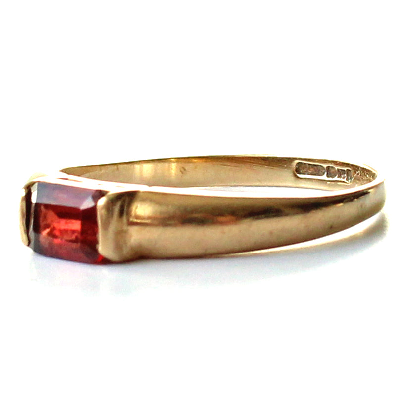 Vintage 9ct Gold Garnet Band