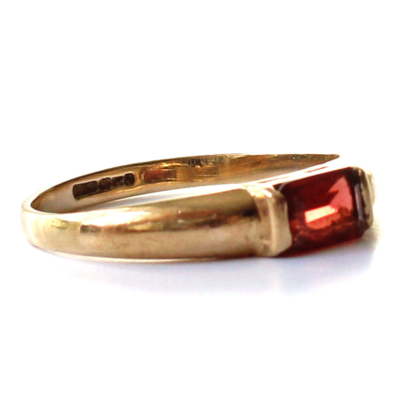 Vintage 9ct Gold Garnet Band