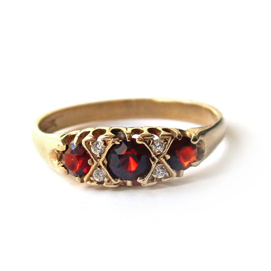 Vintage 9ct Gold Emerald Paste & Diamond Ring