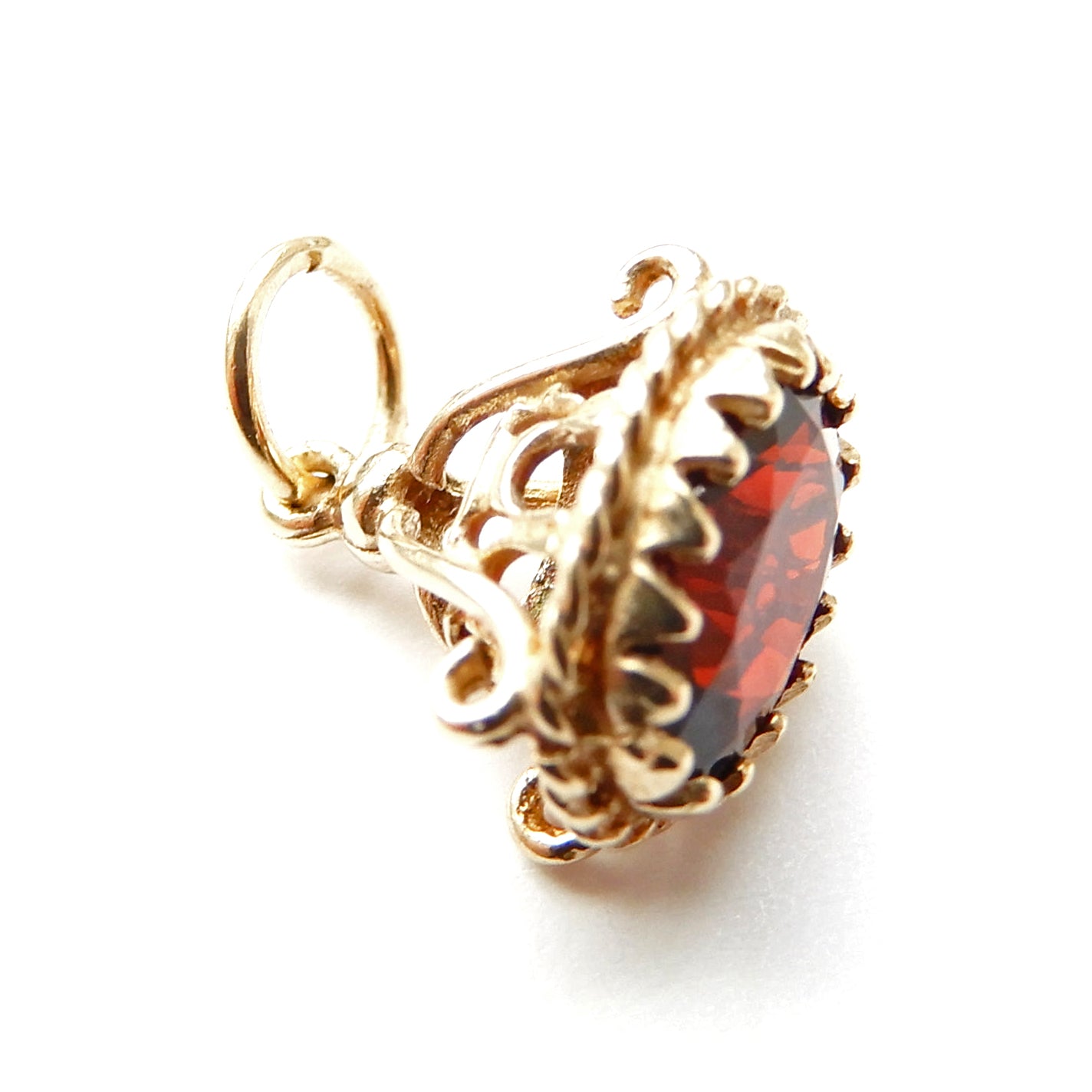 Diddy Vintage 9ct Garnet Fob Charm