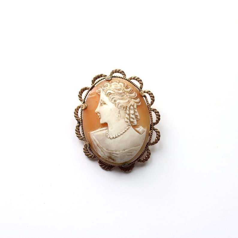 Vintage cameo pin top