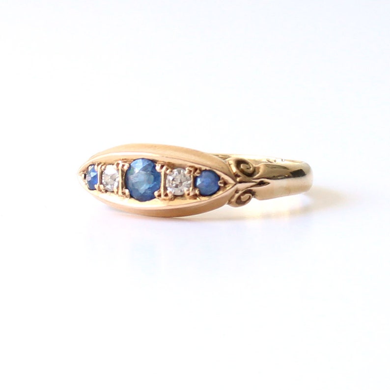 Antique 18ct Gold Sapphire & Diamond Boat Ring