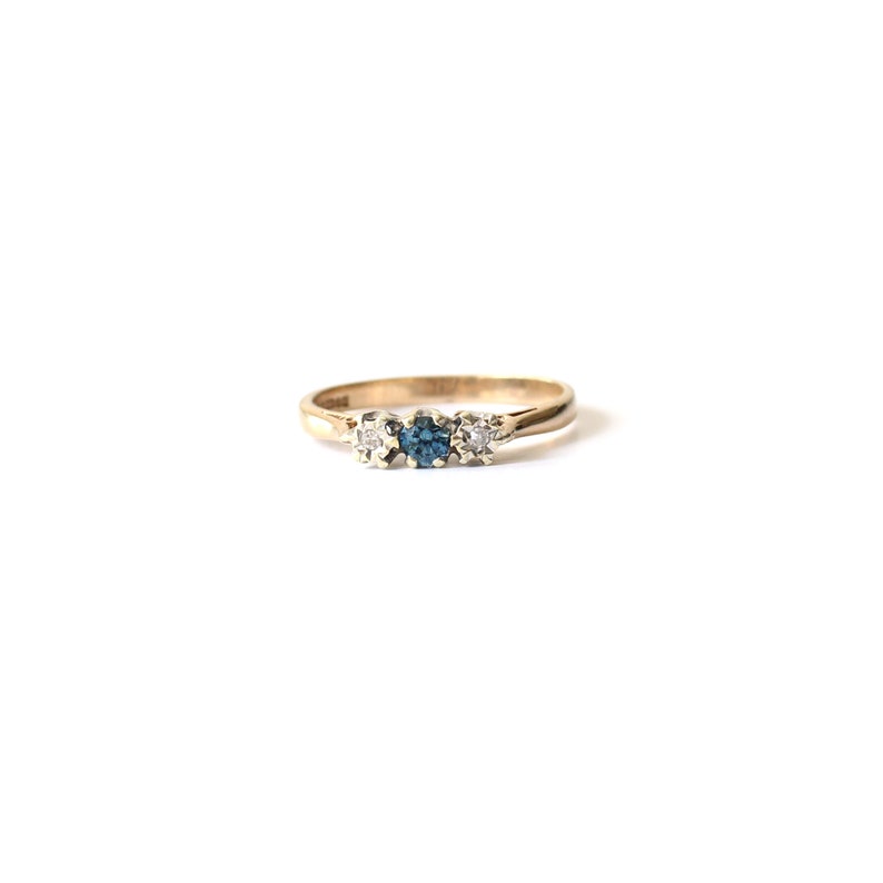 Vintage 9ct Gold Sapphire & Diamond Trilogy Ring