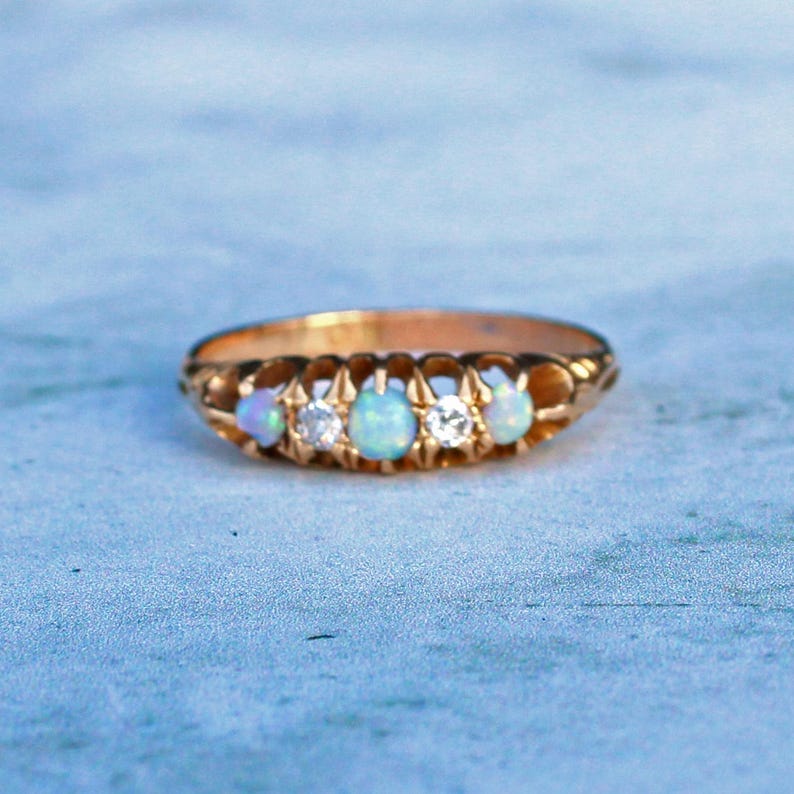 Antique 18ct Gold Opal & Diamond Ring