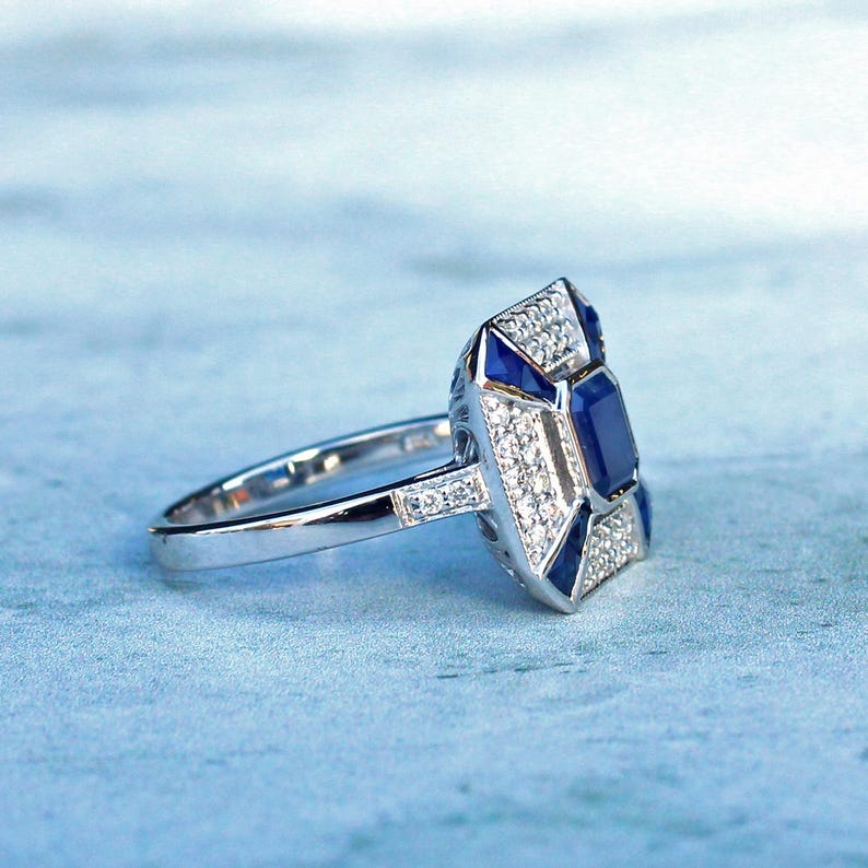 Art Deco style 9ct White Gold Sapphire & Diamond Ring