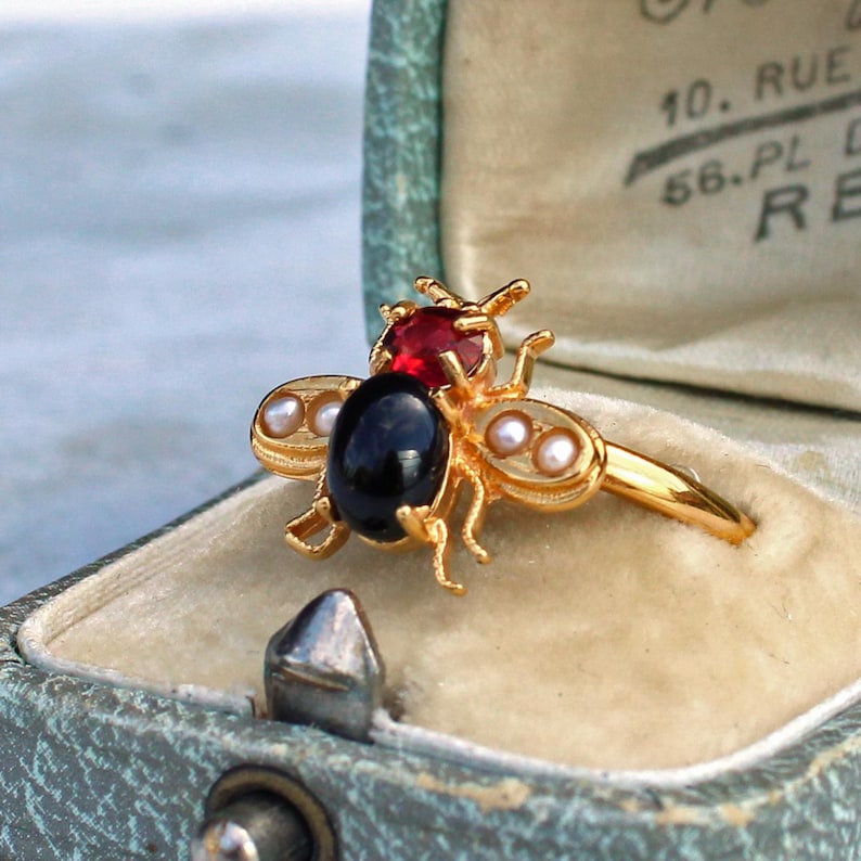 Sterling Silver Garnet & Onyx Cabochon Bug Ring
