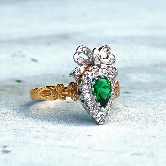 Victorian style Sterling Silver Emerald Paste Sweetheart Ring