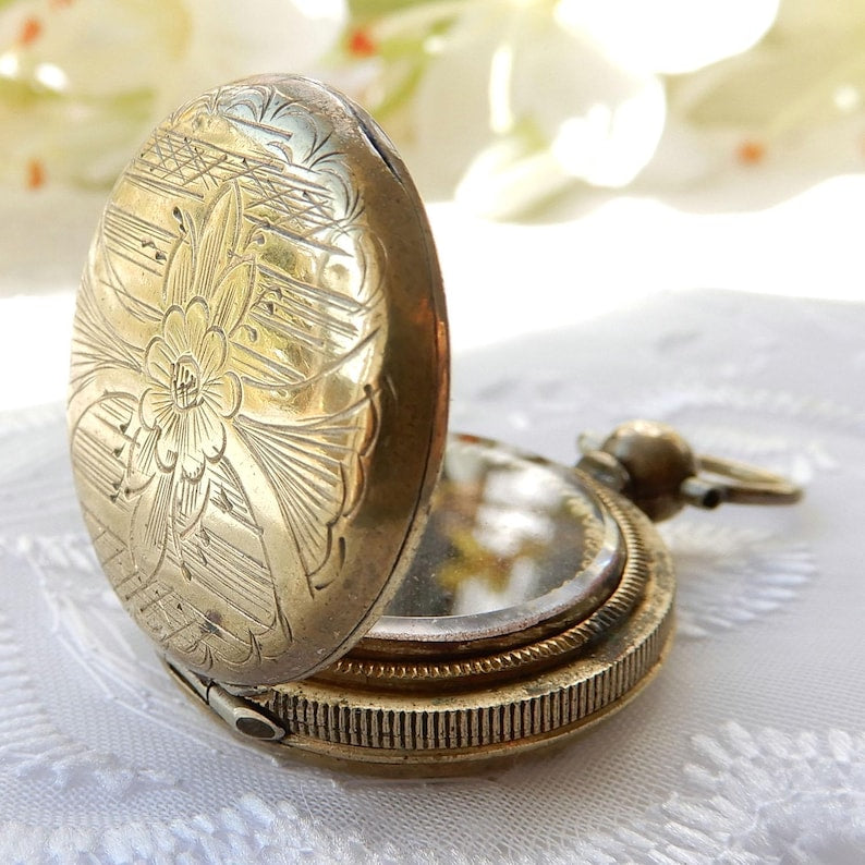 Antique Victorian Rolled Gold Locket Fob Glass Locket