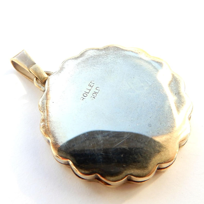 Vintage Rolled Gold Scallop Edge Locket