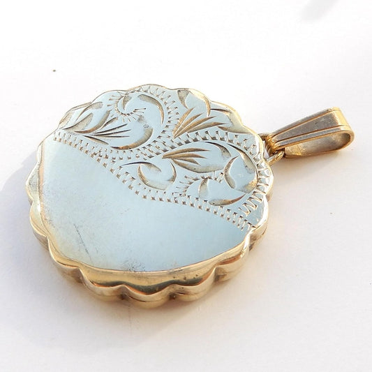 Vintage Rolled Gold Scallop Edge Locket