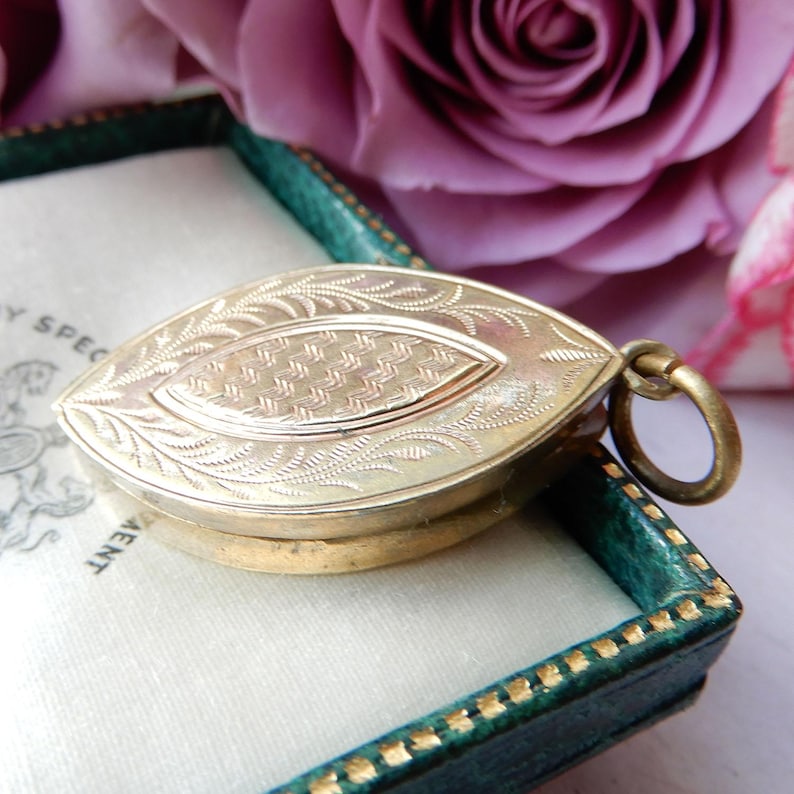 Antique 9ct Gold Back & Front Marquise Locket
